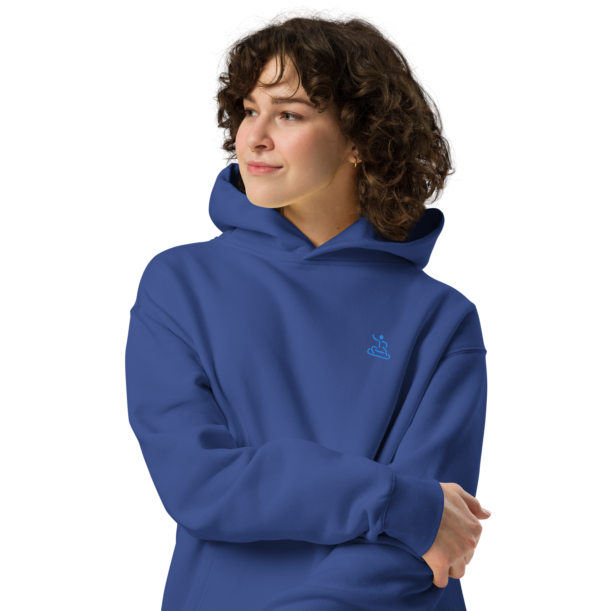 OT Heritage Winter Hoodie, Vorderansicht weibliches Model trägt simplen blauen Winter Hoodie