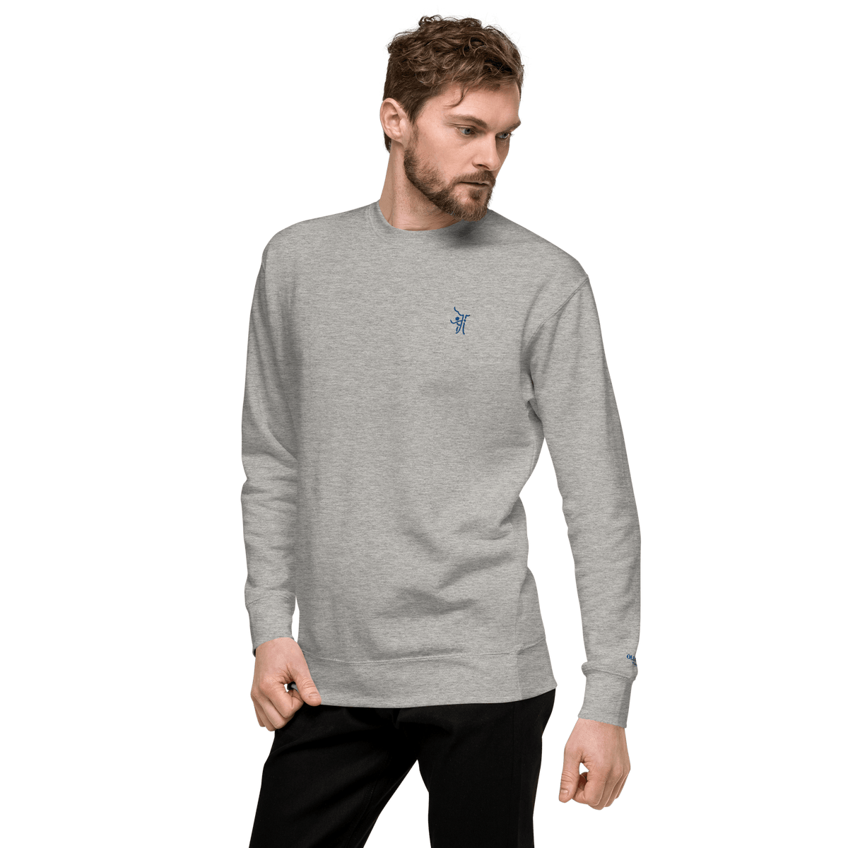 OT Essential Autumn Pullover, Vorderansicht männliches Model trägt simplen Grauer Pullover