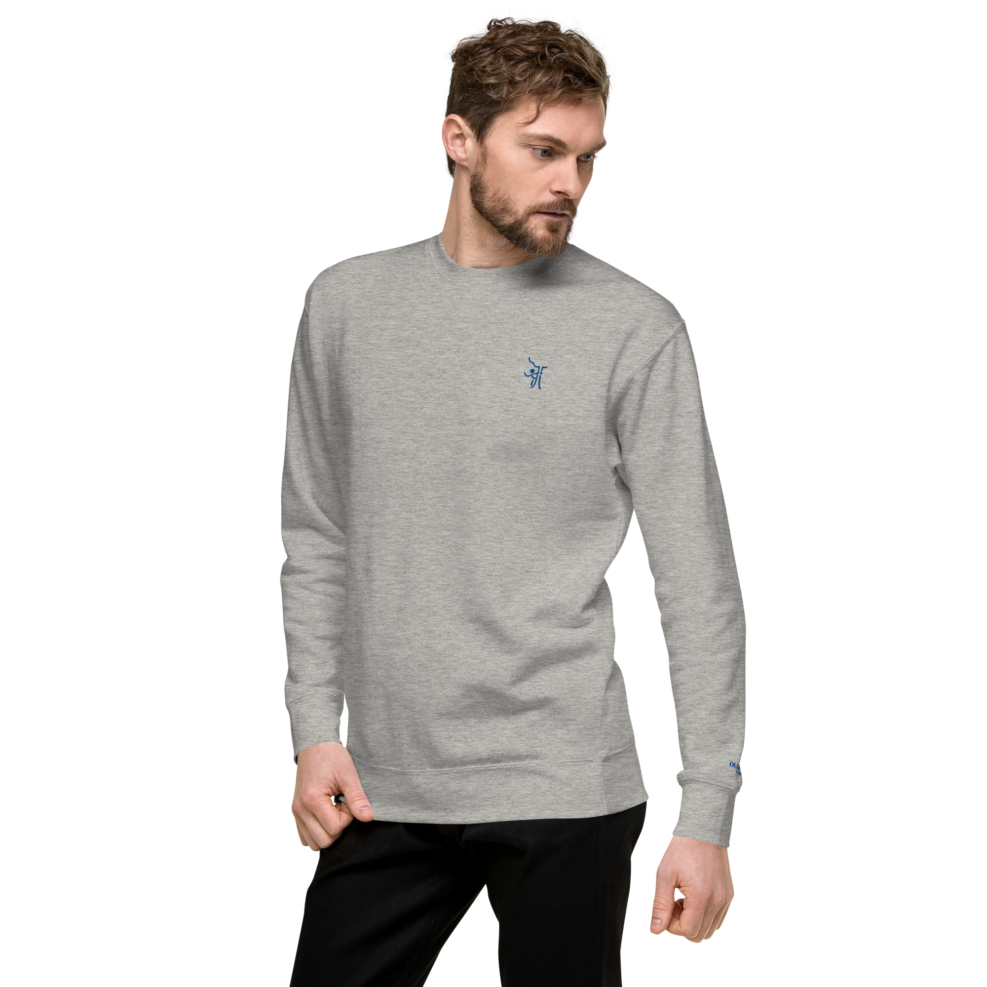 OT Essential Autumn Pullover, Vorderansicht männliches Model trägt simplen Grauer Pullover